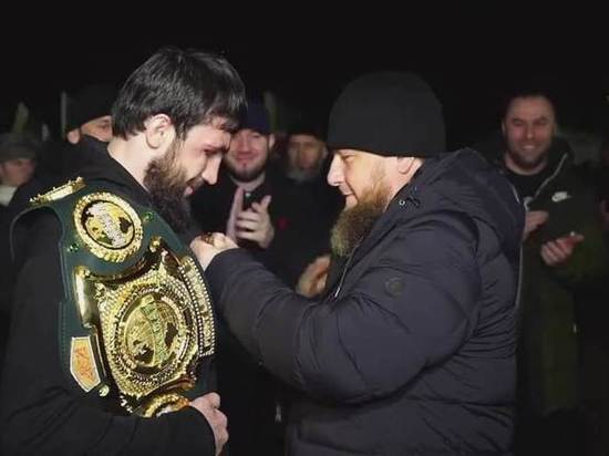 Рамзан Кадыров подарил «Мерседес» новому чемпиону чеченского промоушена АСА