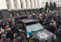 В Киеве снова запахло Майданом, в субботу 27 февраля продолжились митинги протеста по поводу осуждения националиста Сергея Стерненко