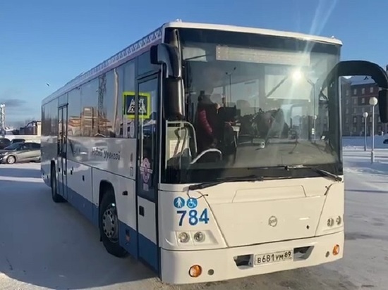 Новые автобусы поехали из Нового Уренгоя в Коротчаево и Люмбяяху