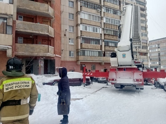 Пожар в Магнитогорске: из многоэтажного дома, где загорелись электрокабели, эвакуировали более 60 человек