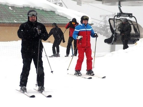 Коля Лукашенко покатался на лыжах с Путиным