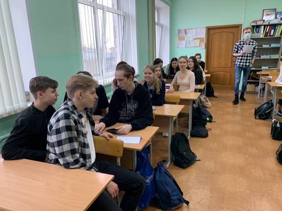 Знания в области истории проверили псковские школьники на игре "Росквиз"