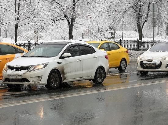 Московских водителей предупредили о гололеде