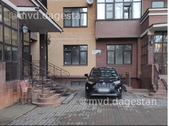Россиянка случайно задавила 2-летнего сына своей машиной Происшествия