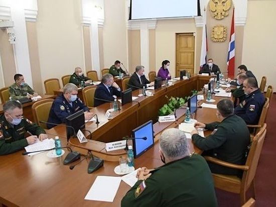 Бурков поручил разработать концепцию парка военной техники в Омске