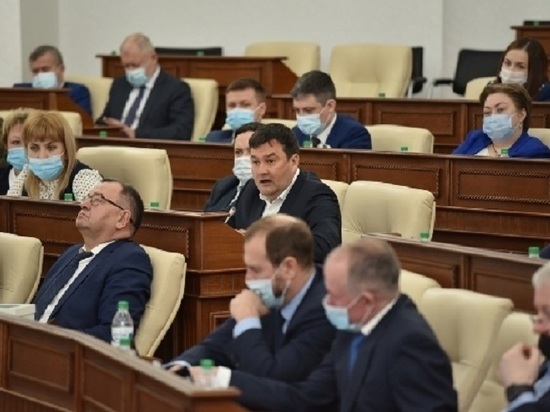 Предвыборный софизм: депутаты АКЗС устроили жаркую дискуссию на сессии