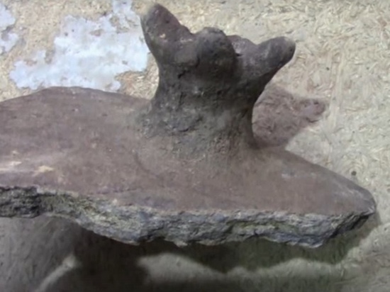 Археологи из Азова обнаружили крышку от керамического котла 14 века