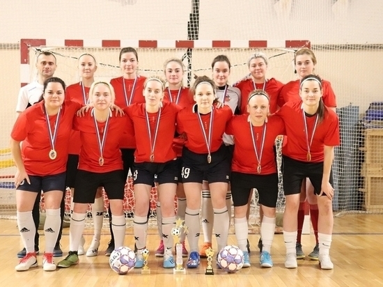 Спортсменки из Пущино победили в соревнованиях по мини-футболу