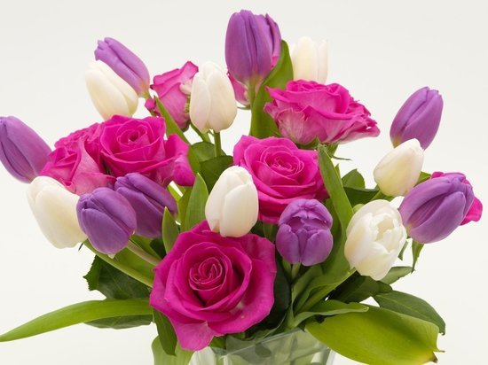 Какие цветы дарить женщинам на 8 Марта в зависимости от профессии