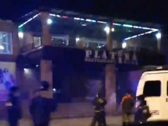 Гостей ночного клуба в Чите эвакуировали из-за подозрительного предмета