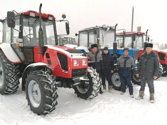 Парк техники аграриев Вурнарского района пополнился 8 тракторами