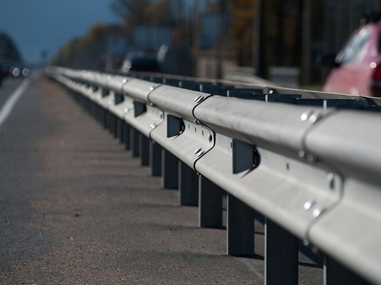 Около 12 км нового барьерного ограждения установят на псковских дорогах