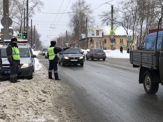 В Кирове поймали 23 таксистов, нарушающих закон