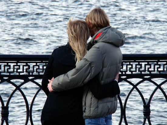 Влюбленная бийчанка перевела аферисту с сайта знакомств почти 26 тысяч рублей