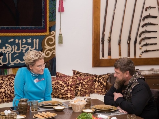 Телеведущая Малышева впервые съездила в Чечню на "Вечерний чай"