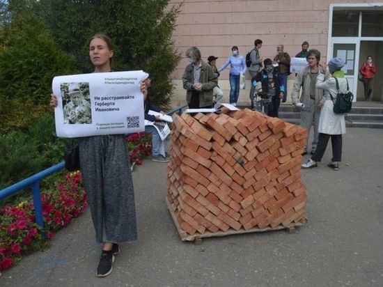 Прокуратура потребовала от мэрии Омска закрыть возможность застройки областного дендросада