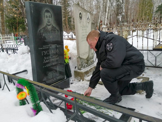 В Рязани почтили память сотрудника ОМОНа, спасшего товарищей при взрыве гранаты