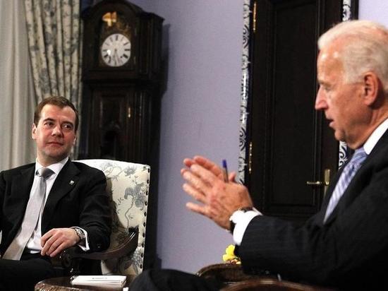 Bloomberg: Байден может ввести санкции в отношении российского госдолга