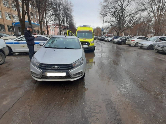 В Рязани «Лада Веста» сбила женщину с пятилетним ребенком