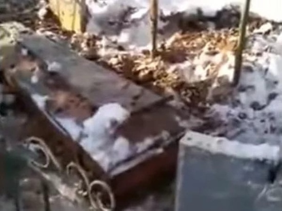 Стала известна причина ночной эксгумации тела на кладбище в Тверской области