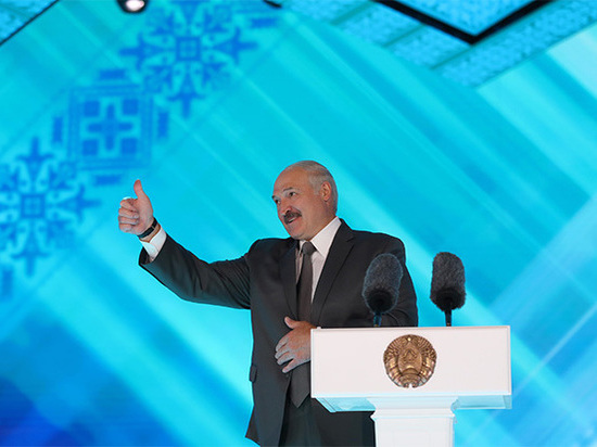 Лукашенко пообещал запретить автомобили при "настоящей диктатуре"