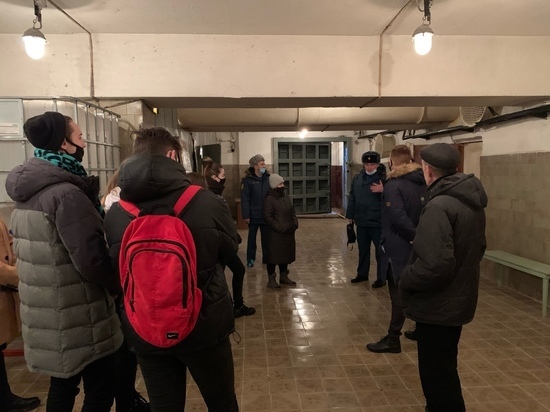 Студентам из Иванова показали, зачем нужны бомбоубежища
