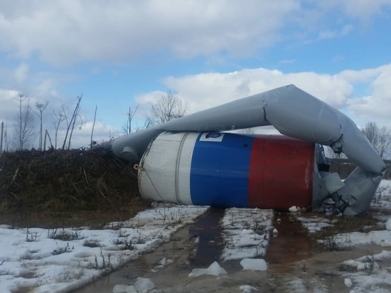 Еще одна водонапорная башня упала в Тверской области