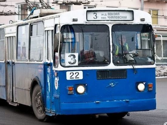 Проверка показала, что водитель троллейбуса при ДТП в Омске не заметил столкновения