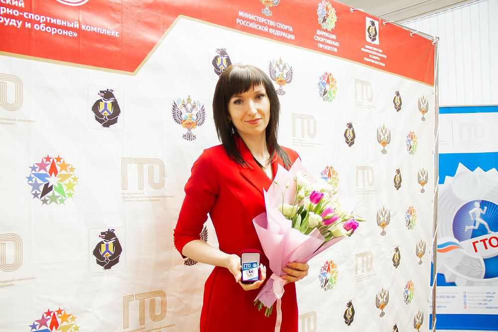 В преддверии 8 Марта знаки ГТО получили восемнадцать женщин в Хабаровске  
