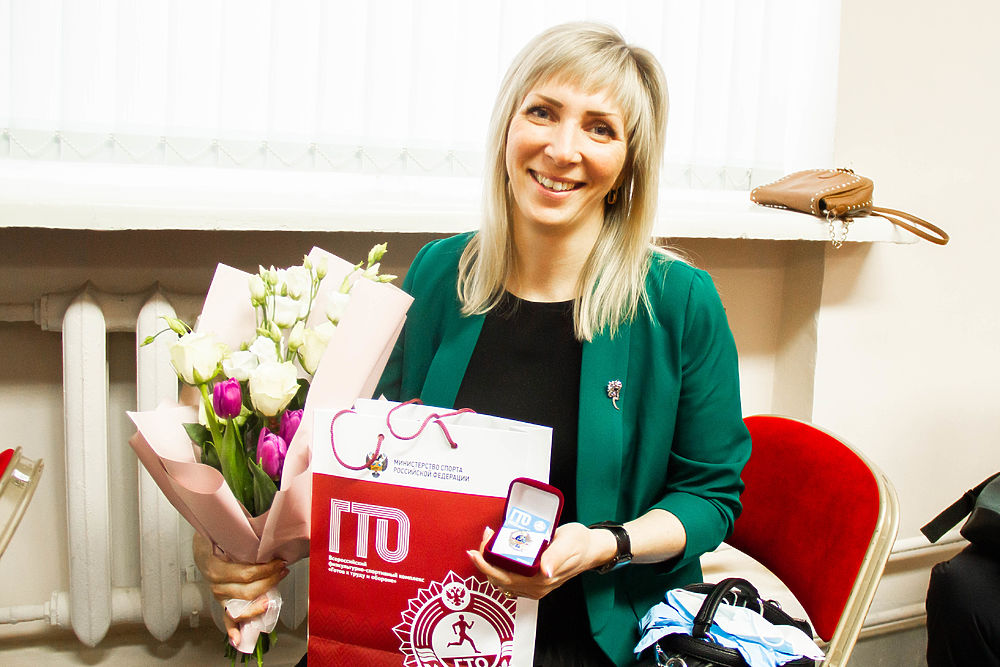 В преддверии 8 Марта знаки ГТО получили восемнадцать женщин в Хабаровске  