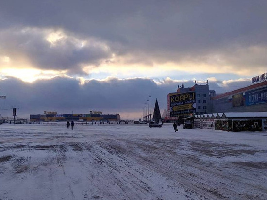 В праздничный день в Омске будет холодать и падать снег