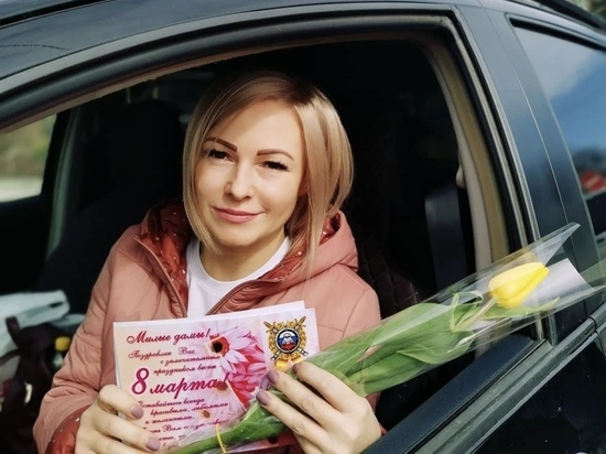 Мэр Железноводска поздравил женщин лично на улицах