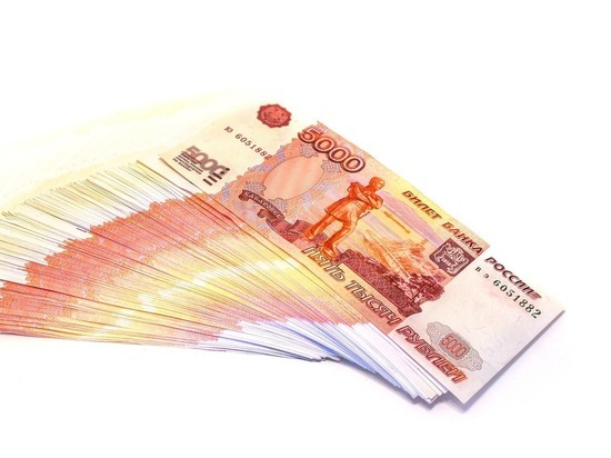 Более 4 млн рублей похитил мошенник у глазовчанки