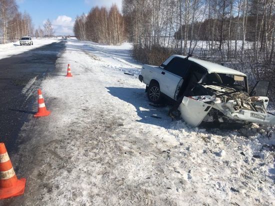  В Омской области в тяжёлом ДТП один человек погиб и четыре пострадали