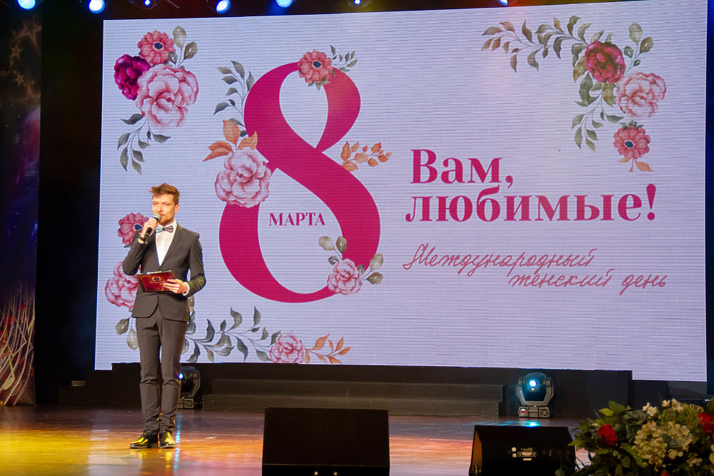 Яркий концерт к 8 Марта прошел в Хабаровске