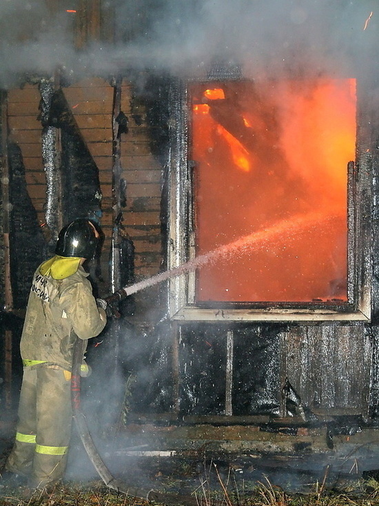 В утреннем пожаре в Ершичском районе есть погибший