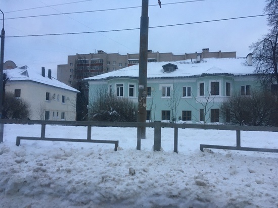 В Смоленске погода вернула городские службы к интенсивной борьбе со снегом