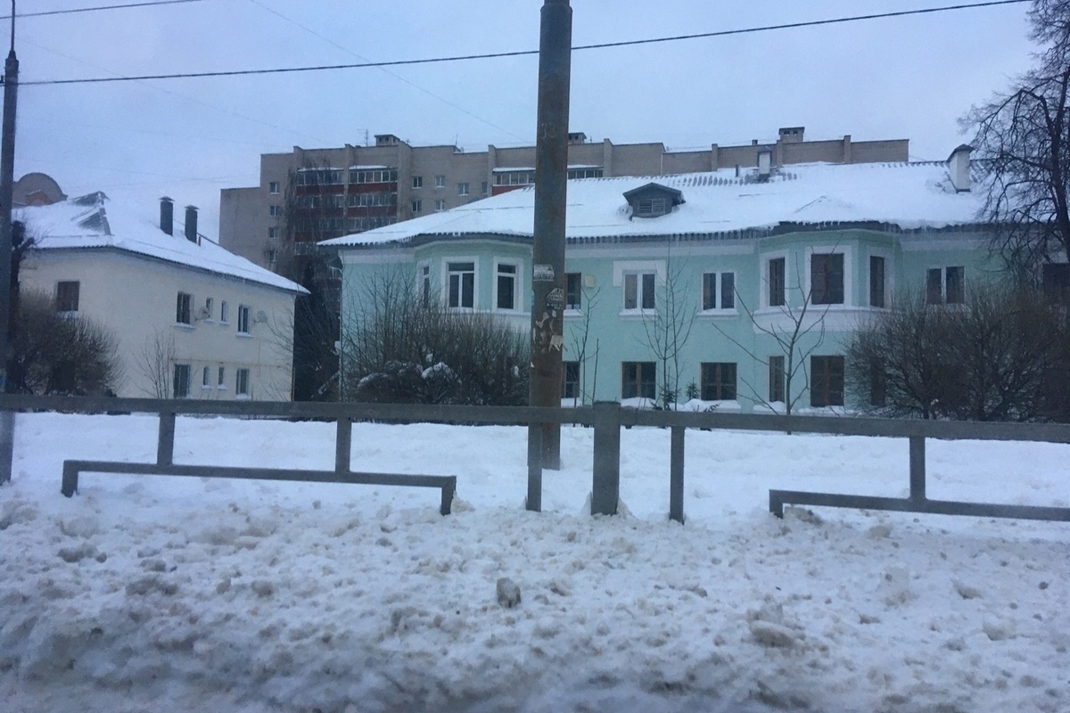 Какая погода в смоленске. Смоленск снегопад 2004.