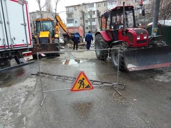 Жители 531 дома Саратова остались без воды: в зоне отключения школа, детсады, больница, роддом, котельные