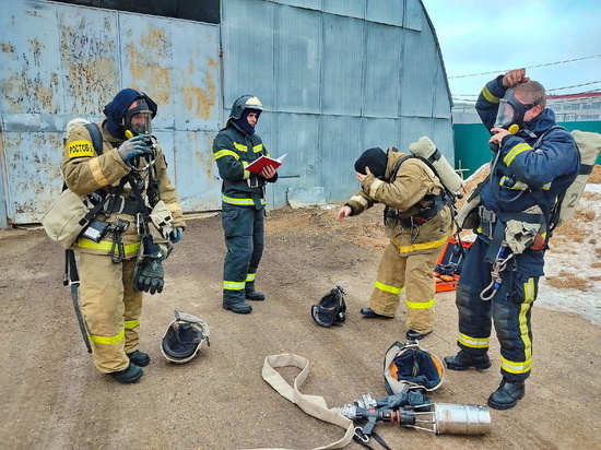 Пожар без огня: в Смоленске прошли учения огнеборцев