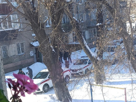 «Знали, чем все закончится»: в Челябинске парень и девушка выпали с четвертого этажа