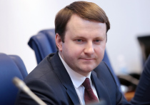 В Кремле не знают, делал ли прививку заболевший коронавирусом помощник президента Максим Орешкин.  «Да, Максим Орешкин болеет коронавирусом», - сказал журналистам Дмитрий Песков