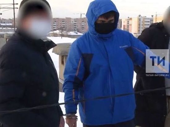 Разбойник с ножом ограбил офис микрофинансовой организации в Казани