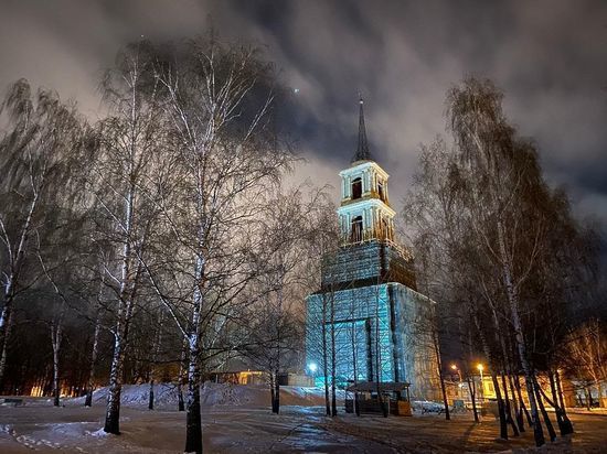 Реставраторы начали открывать Николаевскую колокольню в Веневе