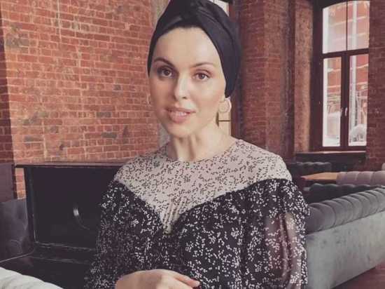 Жена опального экс-сенатора от КЧР Арашукова собралась в Грозный на модный показ