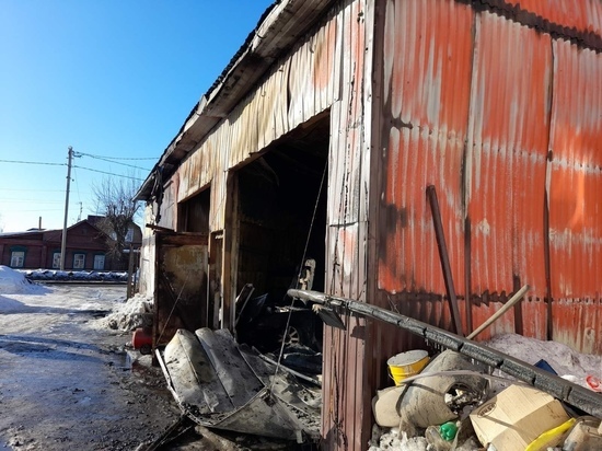 В крупном пожаре в Иванове пострадал человек и два автомобиля