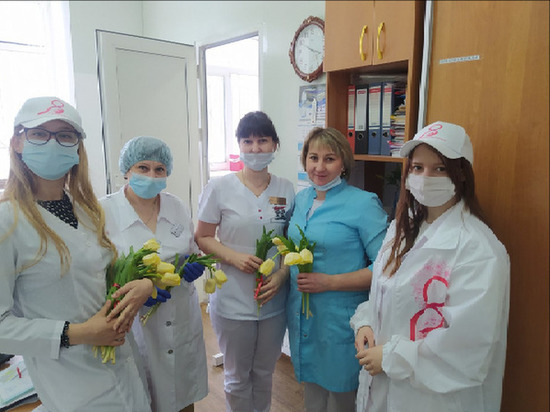 Омские студенты-медики подключились к вакцинации от коронавируса