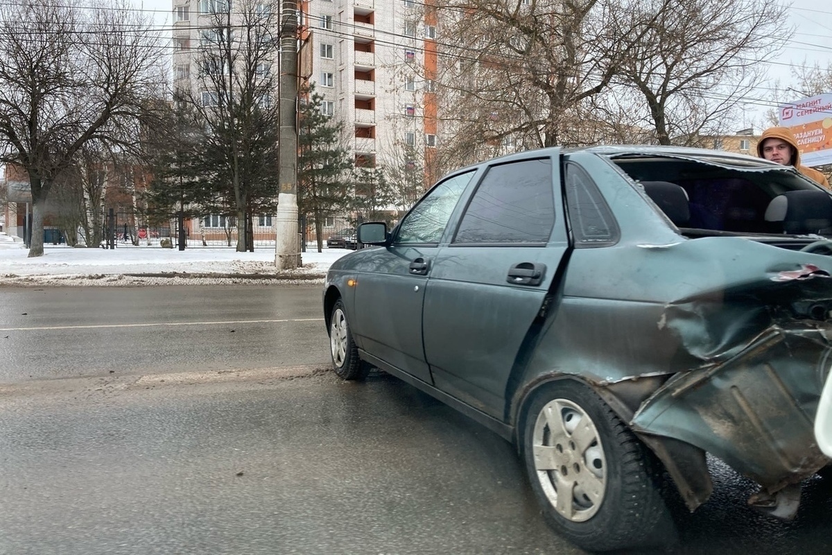 Грузовая легковушка пежо