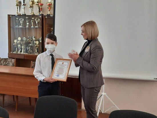 Школьник из Луганска провалился в яму на стройке