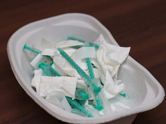 В ЛНР от COVID-19 привились более 8 000 жителей